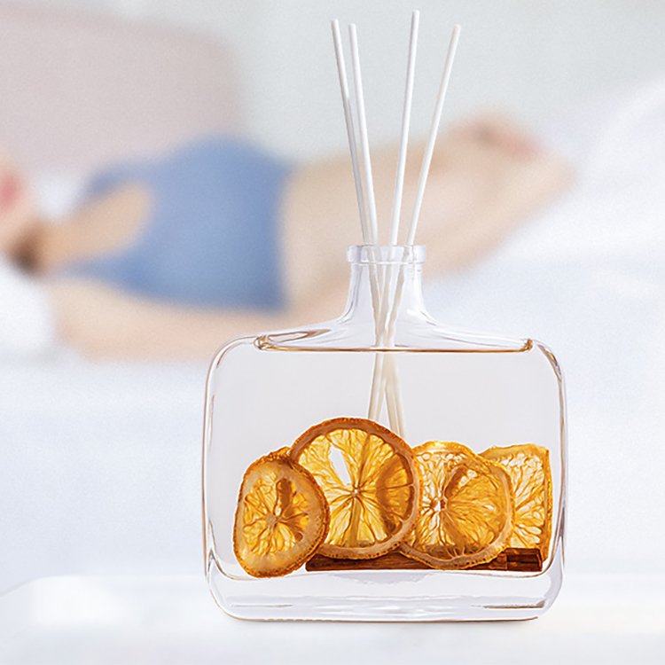 200ml 330ml Transparent Cute Empty Luxury Flat Perfume Diffuser Glass Bottle with Cork for Reed Diffuser