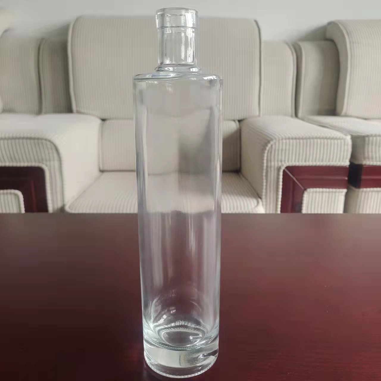 700ml Premium Flint Frosted Spirits Liquor Gin Vodka Glass Bottle With Guala Cap or Bar Top