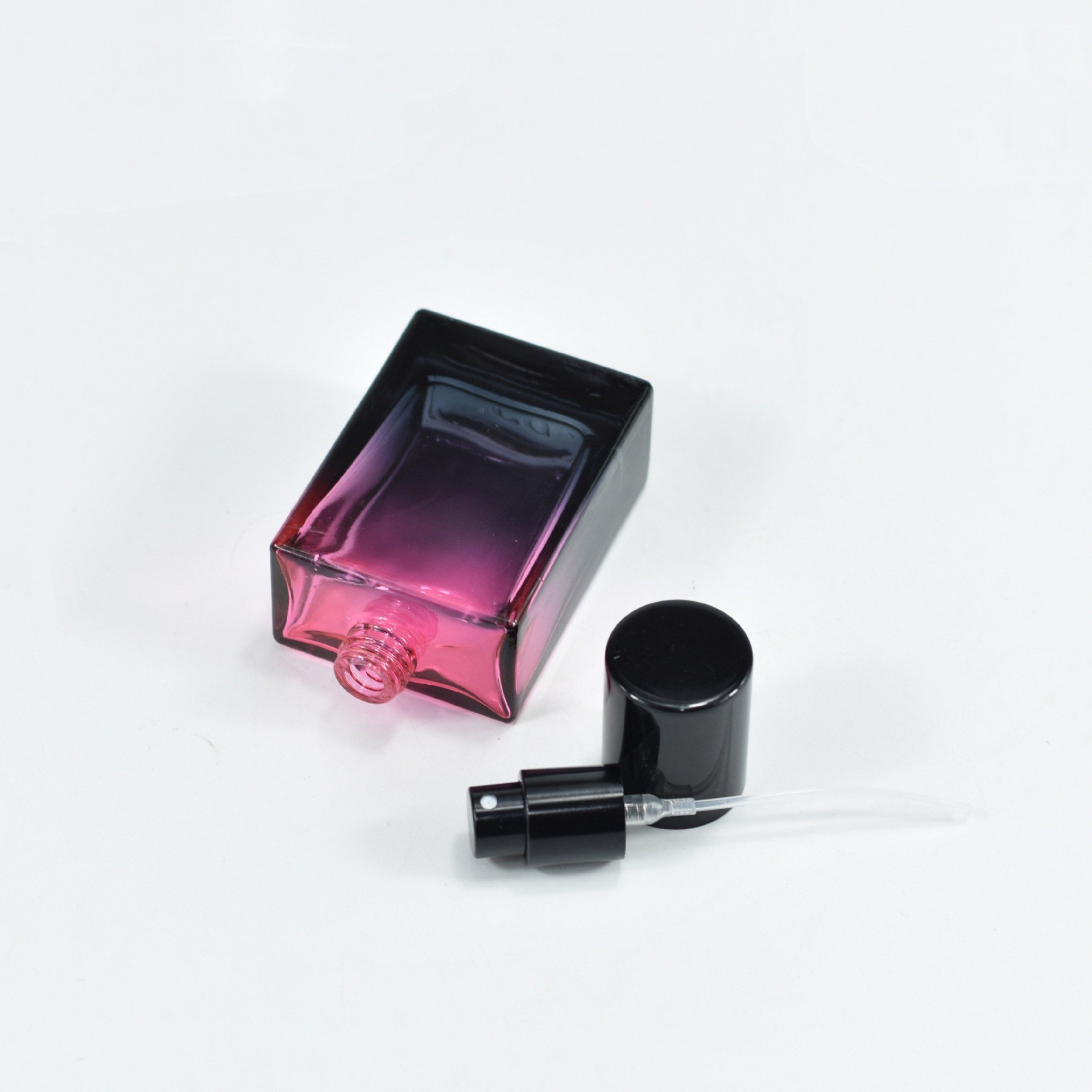 Factory Price Colored glass perfume bottle 30ml Flat glass bottle toner bottle with sprayer