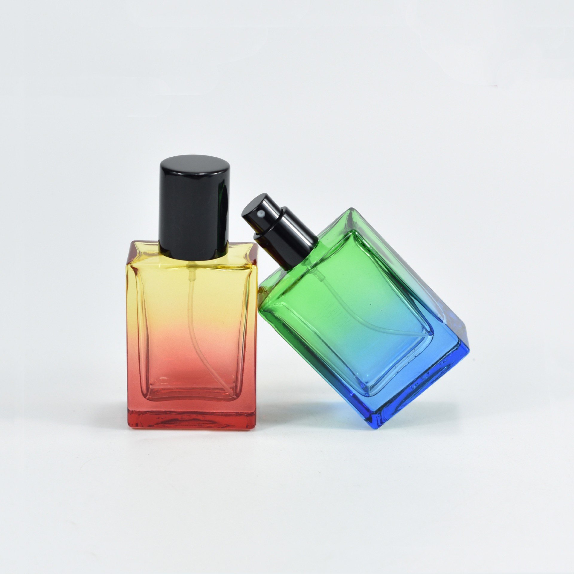 Factory Price Colored glass perfume bottle 30ml Flat glass bottle toner bottle with sprayer