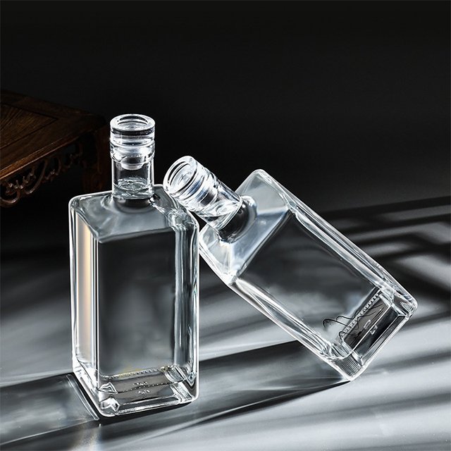 High quality ODM/OEM glass bottles 750ML manufacturers wholesale whiskey bottles hot selling spirit glass bottles