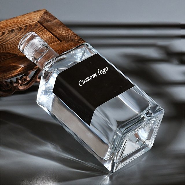 High quality ODM/OEM glass bottles 750ML manufacturers wholesale whiskey bottles hot selling spirit glass bottles