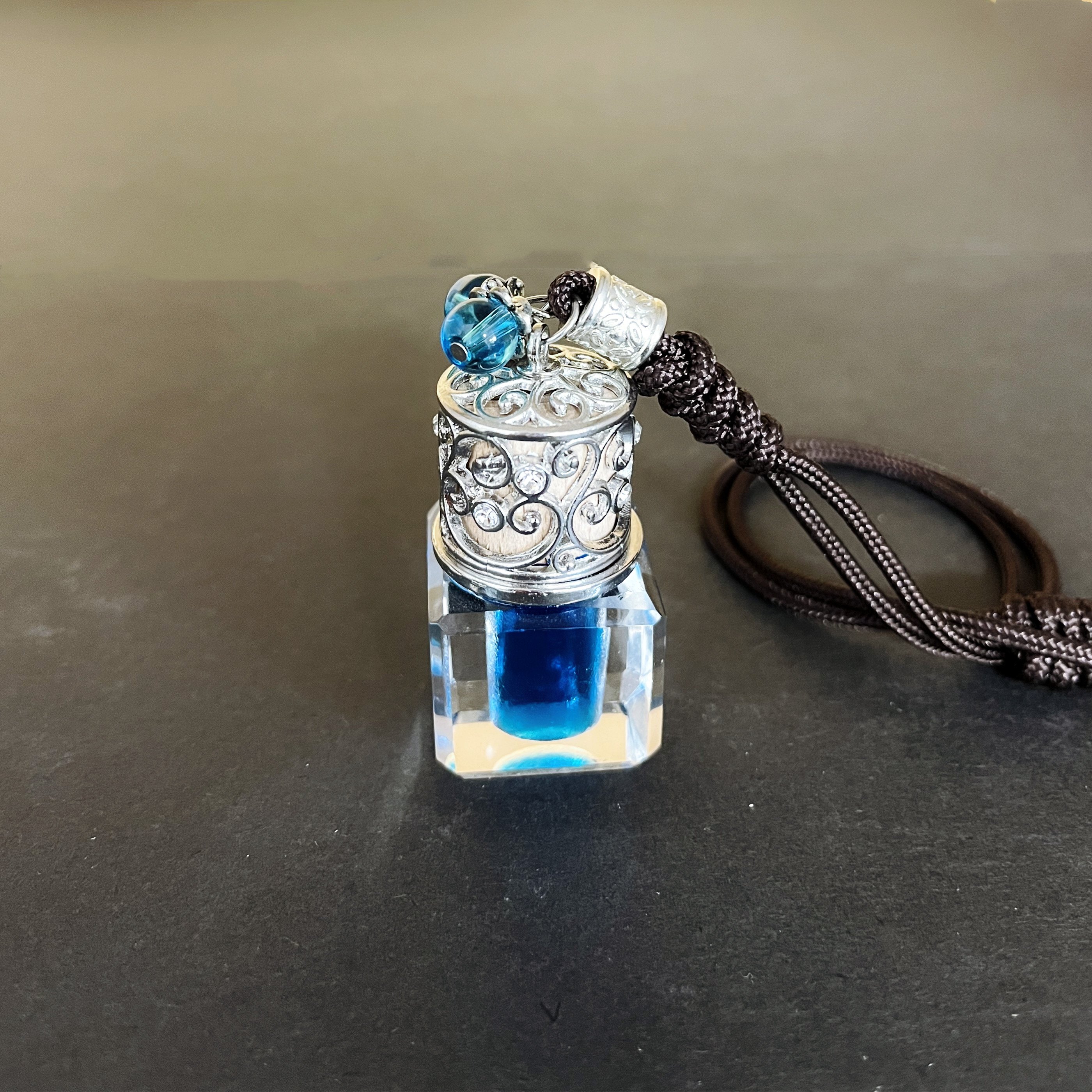 Glass Bottles Share Fancy 3ml Shape Clear Perfume Glass Bottle Empty Car with Diffent Hollow out the lid Cap