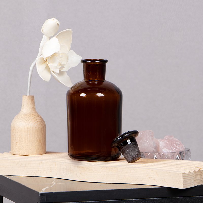 A series volume narrow neck amber empty reagent chemical medicine glass bottles pharmaceutical bottles