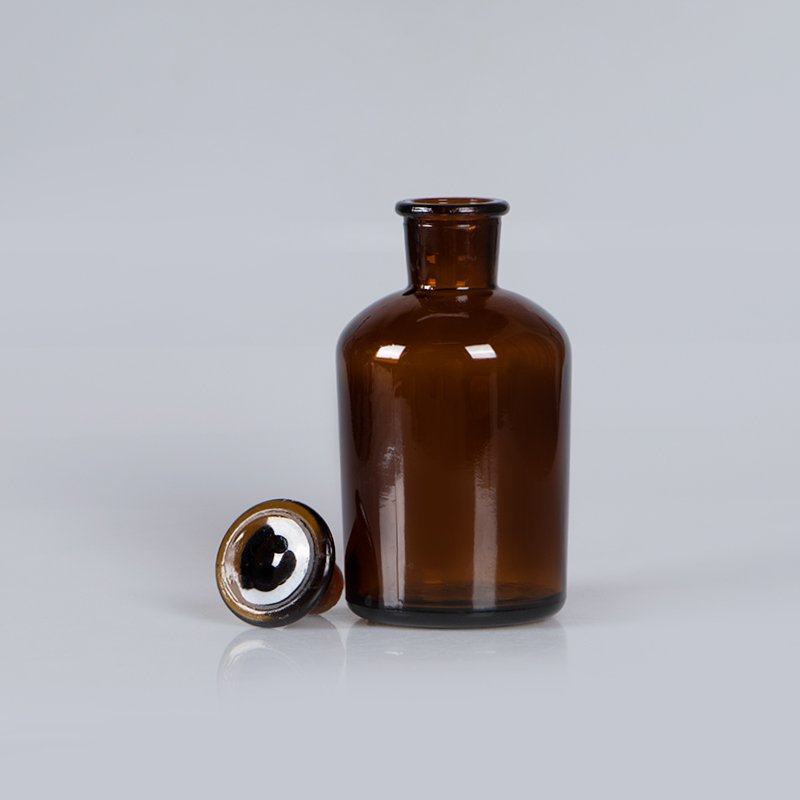 A series volume narrow neck amber empty reagent chemical medicine glass bottles pharmaceutical bottles