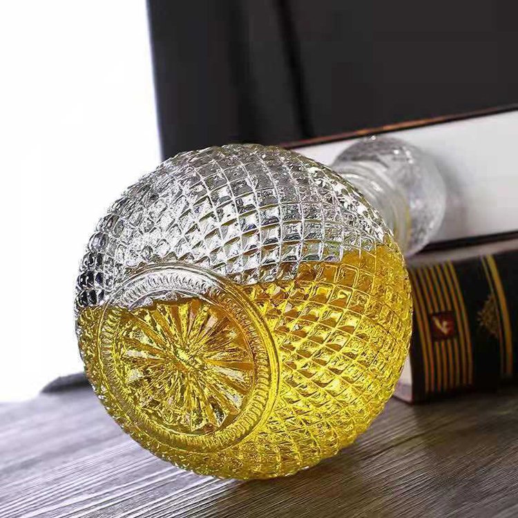 Recycled Empty Luxury Embossed Design 500ml 16oz Fancy Clear Whiskey Decanter Tequila Glass Bottles With Glass Cork Lid