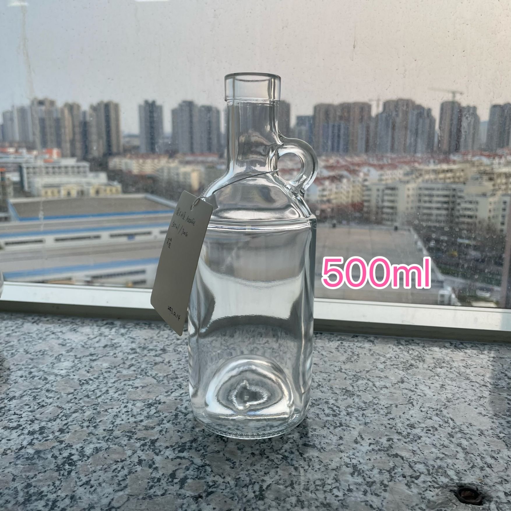 Custom 50ml 100ml 500ml 750ml Vodka Whisky Tequila Gin Rum glass bottle With Handle Frosted Liquor glass bottles 750ml With Lid