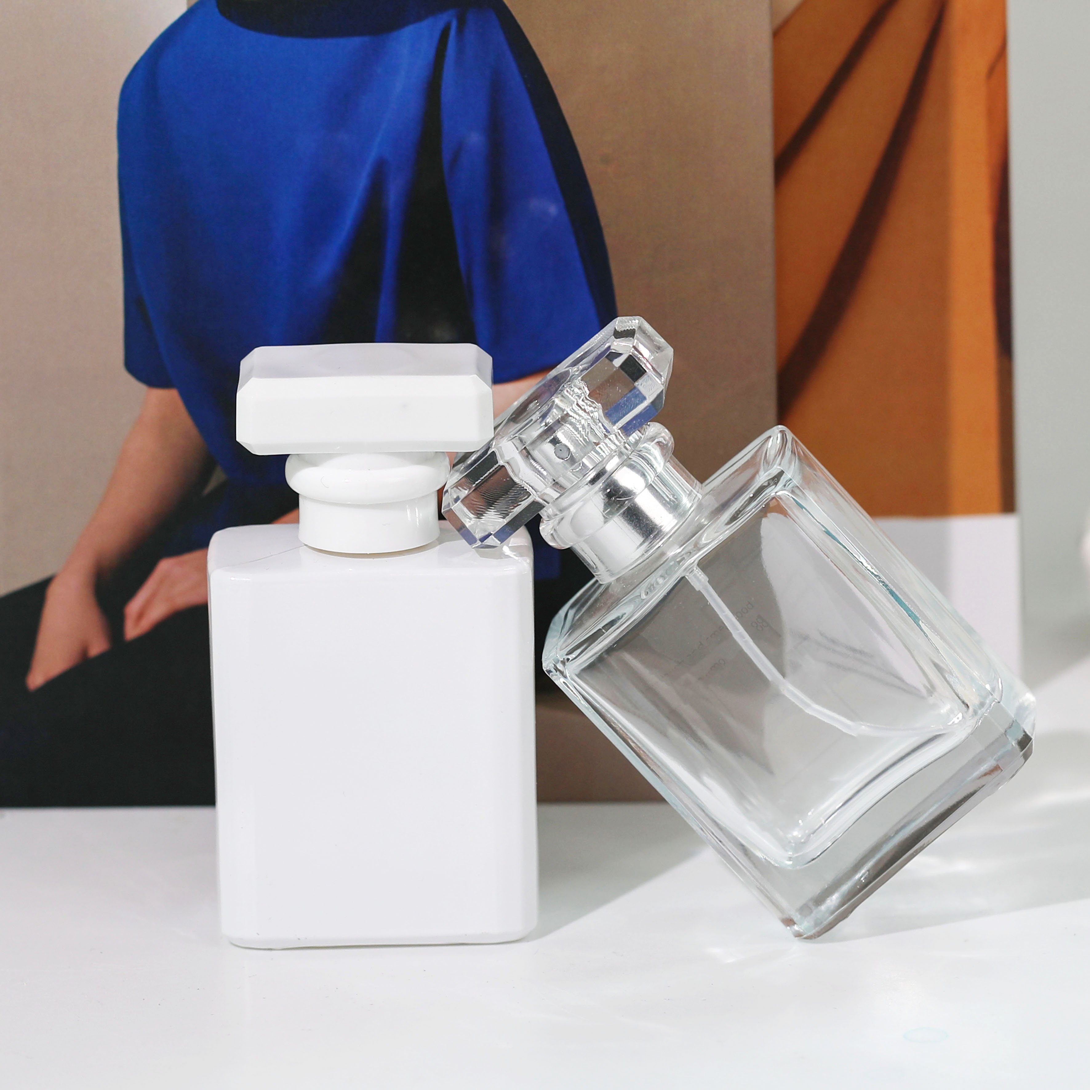 In Stock Black Clear White Square Glass Perfume Bottle 30 50 100Ml Matte Spray Bottles Luxury Beautiful Spray Glass Bottle