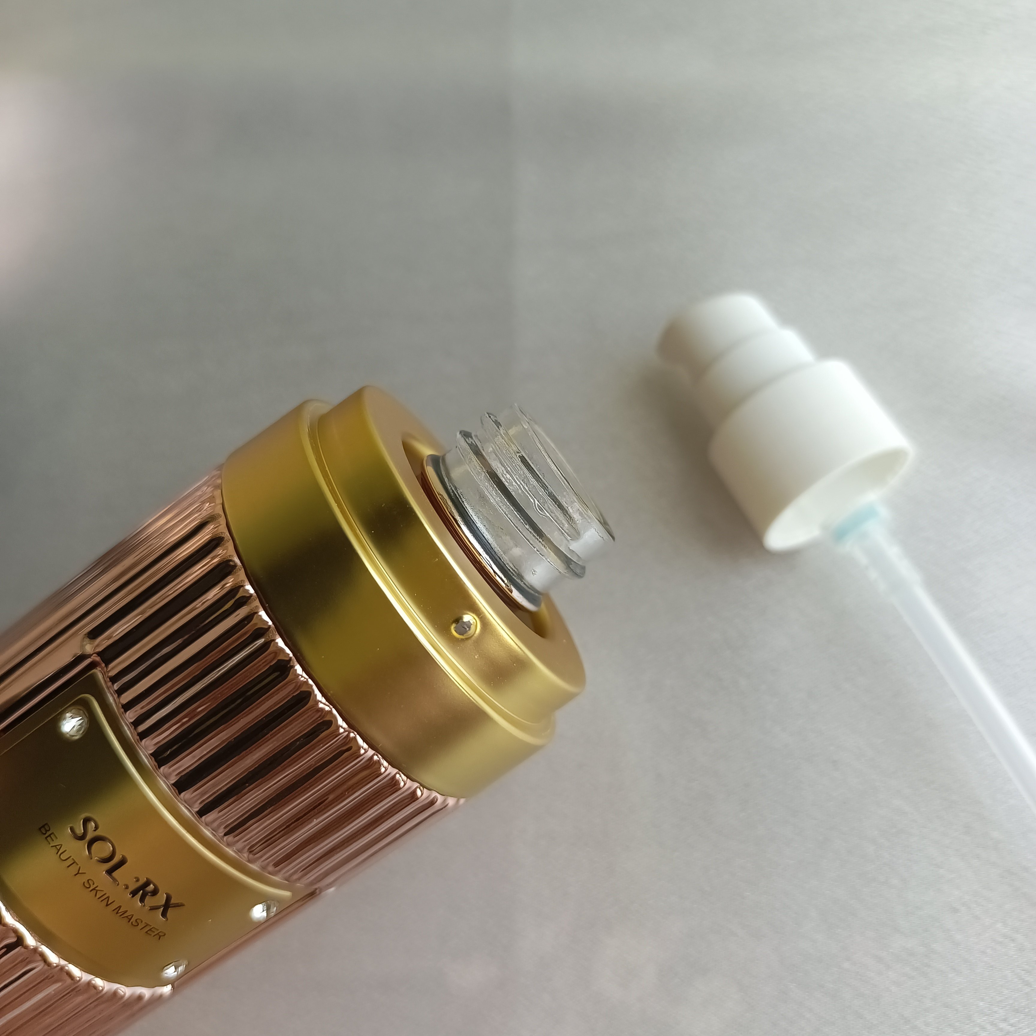 Cylinder empty gold 50ml 130ml glass cosmetic bottle for lotion/Skin Care Serum