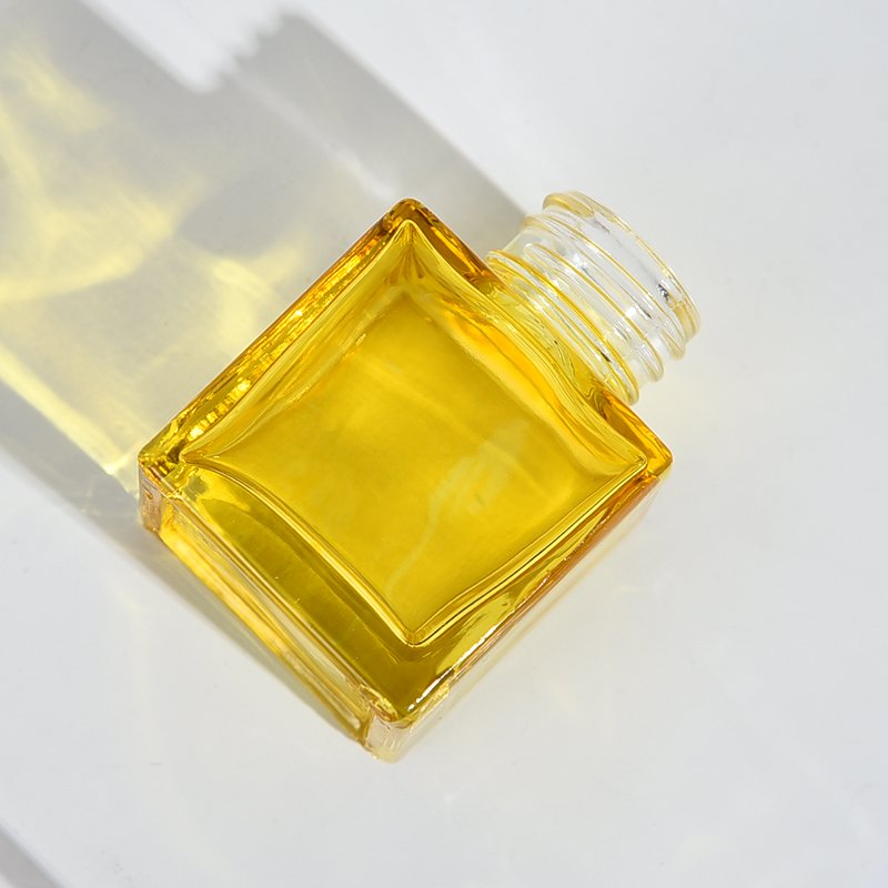 Selling 60ml luxury perfume glass bottle 25 Screw perfume glass bottle Yellow clear empty perfume bottle