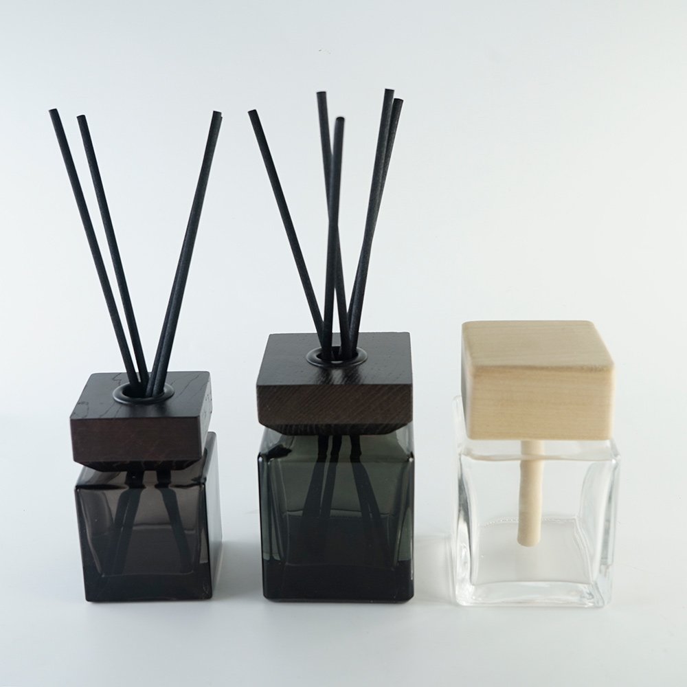Luxury Diffuser Bottle Empty Glass Reed Aroma Diffuser Bottle 200 ml Square 100 ml Glass Diffuser Bottles with Wooden Cap