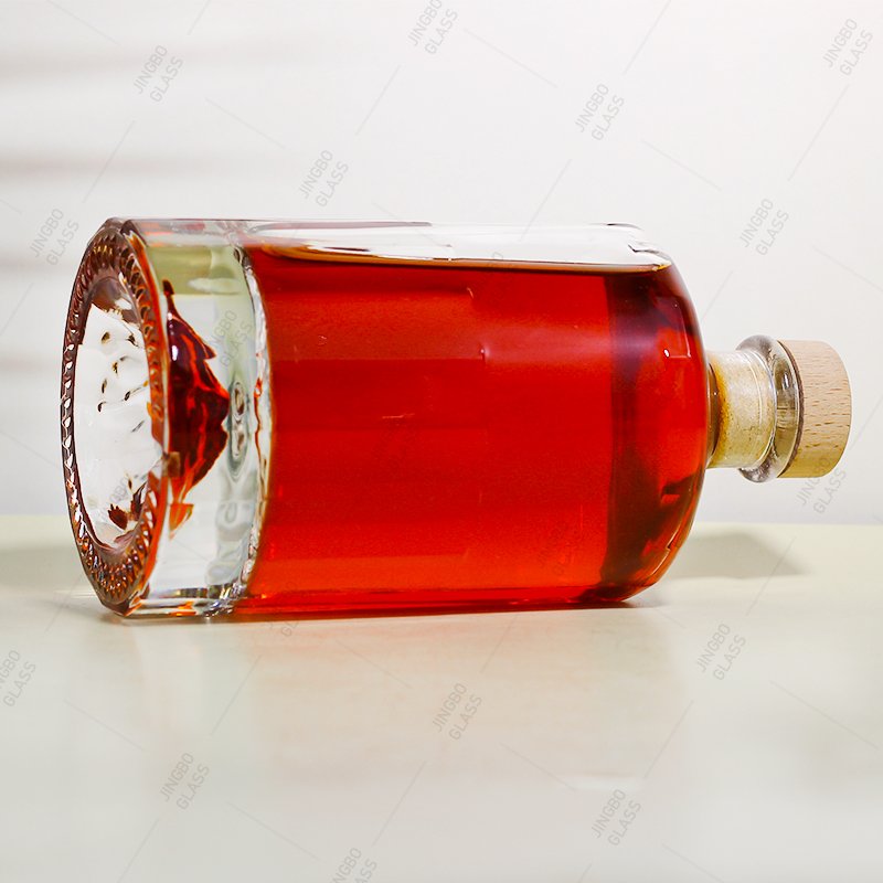 Empty Liquor Spirits Glass Whiskey Bottles 500Ml Fruit Wine Glass Bottle Whiskey Mountain Bottles For Vodka Gin Whiskey