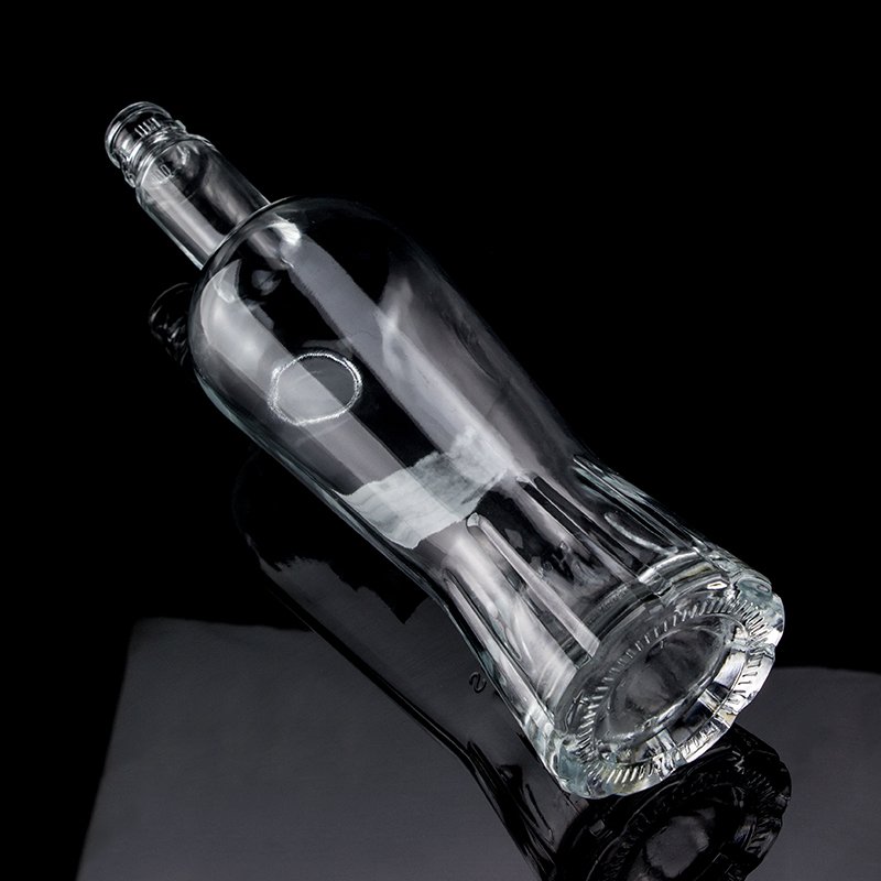 China Factory Outlet Super Flint Glass Custom Carved Unique Design 500ml700ml750ml High Quality Clear Whiskey Bottle