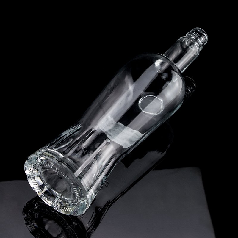 China Factory Outlet Super Flint Glass Custom Carved Unique Design 500ml700ml750ml High Quality Clear Whiskey Bottle
