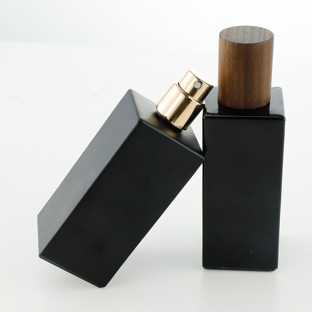 Square Spray Perfume Glass Bottle 30ml 50ml 100ml glass parfum bottle luxury perfume bottle with wooden cap