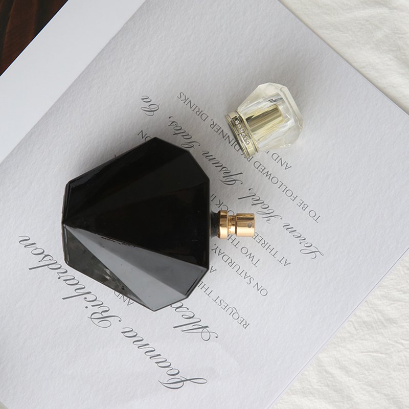 Fashion Hand Made Polish 30ml 60ml 100ml Empty Spray Parfum Botol Beautiful Shape Cosmetic Packaging Clear Glass Perfume Bottle