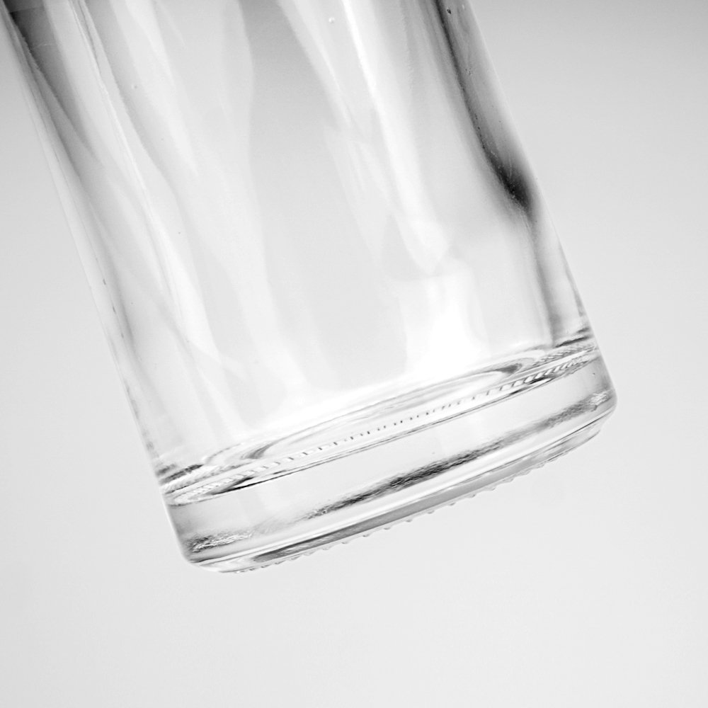 wholesale 350ml 1liter round bottles glass empty gin vodka whiskey glass liquor bottle brandy glass bottle with lid