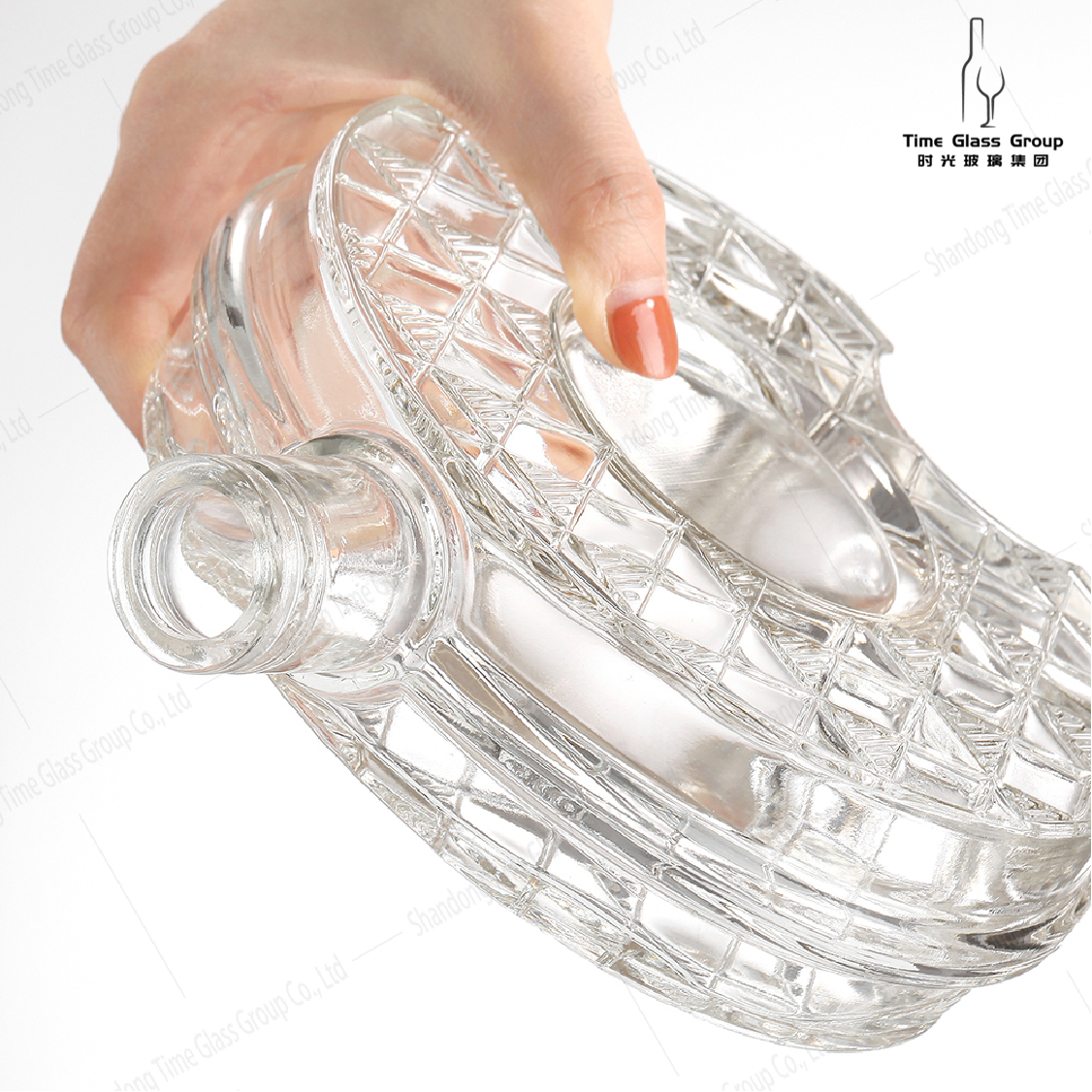 Premium customized 1000ml, 750ml, 700ml, 500ml, 375ml, 250ml, 200ml glass bottle with Cork/ liquor fancy vodka glass bottle