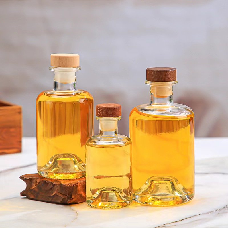 Wholesale 50ml 100ml 200ml 375ml 500ml 700ML 750 Ml Spirits Vodka Gin Liquor Glass Bottle With Cork Or Screw Cap For Sale