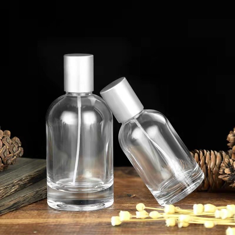 Luxury Cylinder Parfum Botol 30ml 50ml Empty Glass Fragrance Parfum Spray Bottle With Wooden Cap