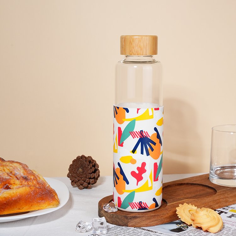 550ml portable bamboo lid silicone cover hold heat resistant glass bottle