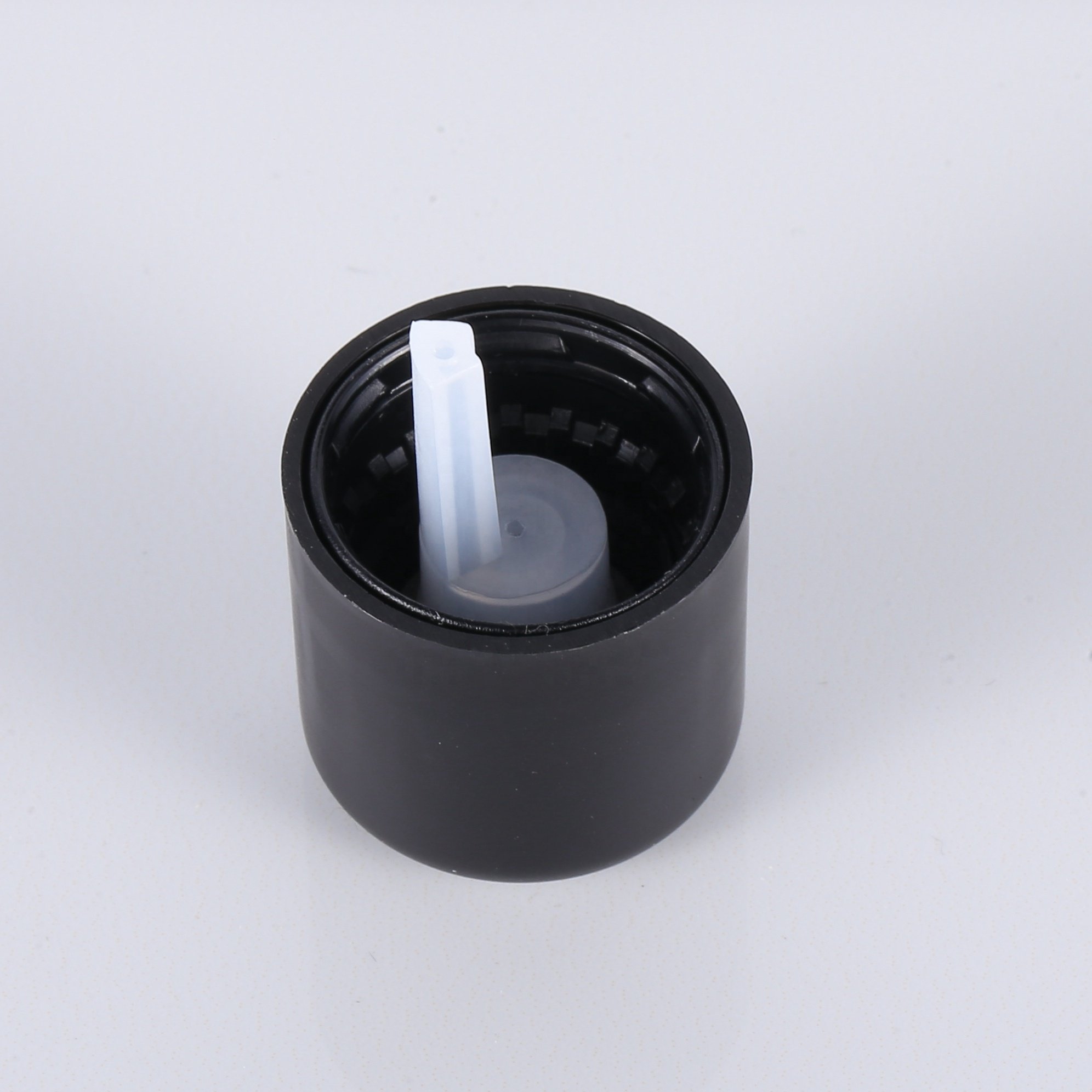 ultra violet glass bottle black glass bottle 15 ml 30 ml 50 ml 100 ml essential oil bottle with 18mm child-resistant plastic cap