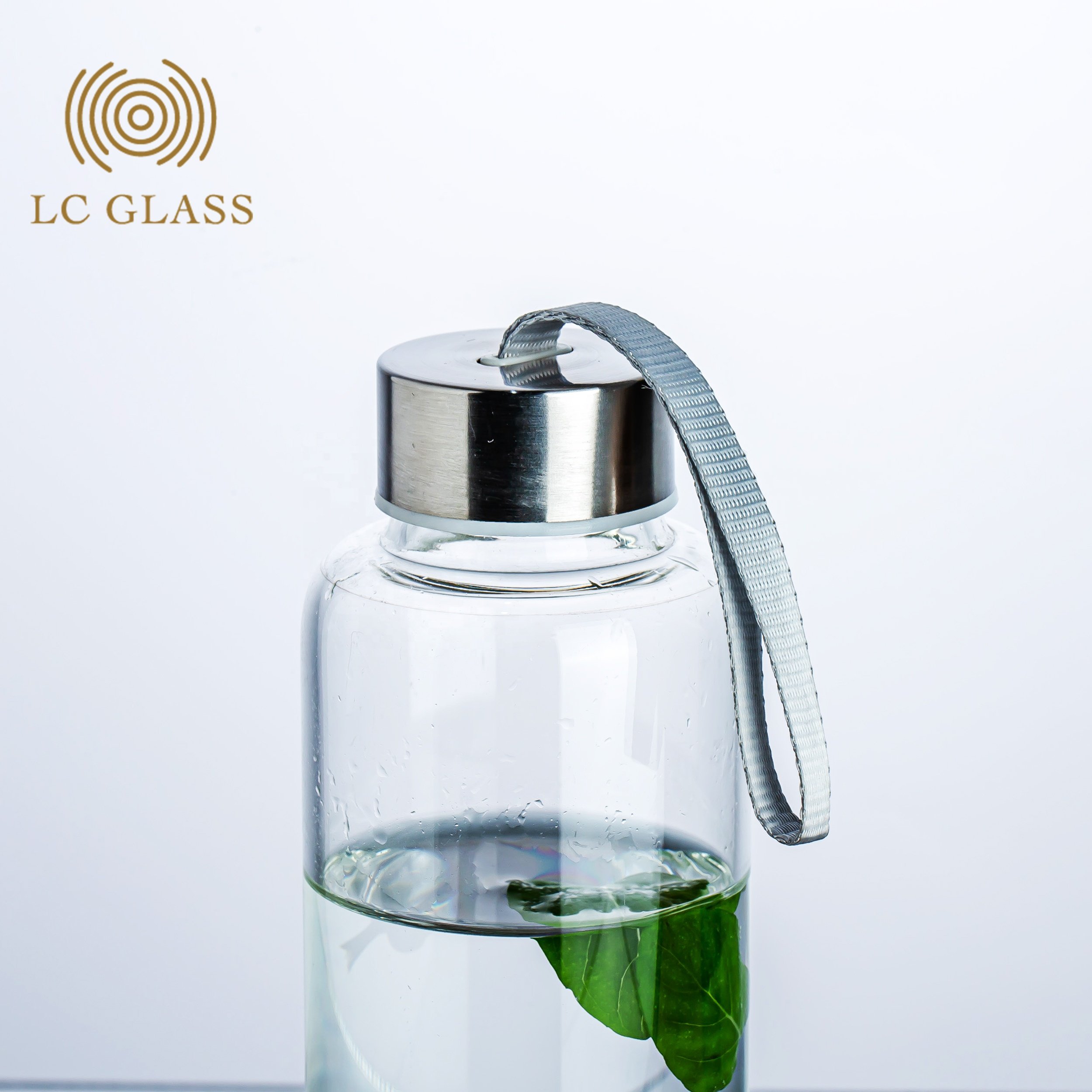 500ml Travel Glass Water Bottle Wholesale Cheap Glass with Metal Lid Glass Bottles for Juice Adults Modern Sustainable