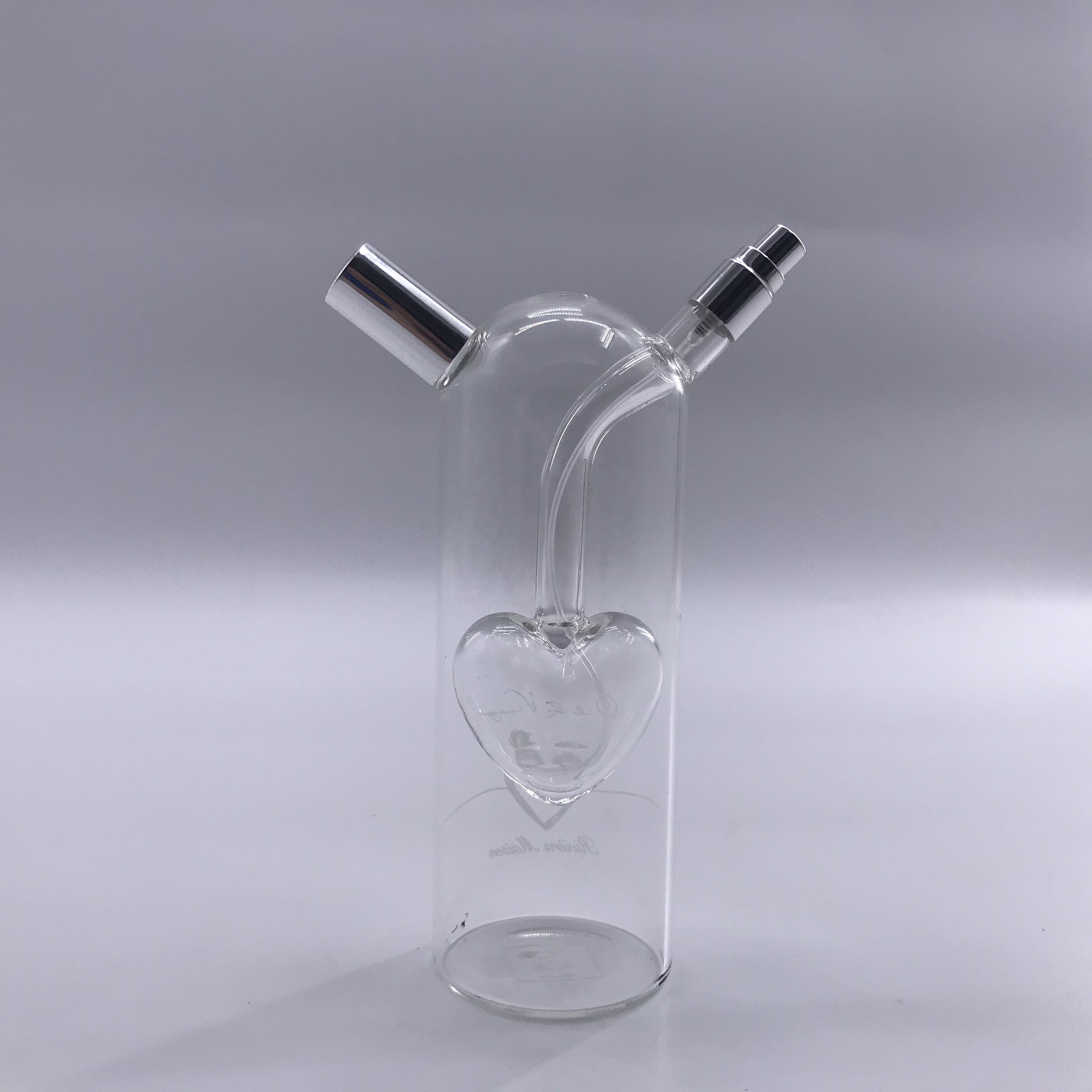 Mouth Blown Borosilicate Glass Heart shape Oil and Vinegar Glass Bottle for Kitchen