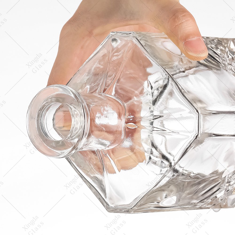 Custom Empty 700ml russian luxury gin glass bottles for spirits with Stopper Screw Cap Cork