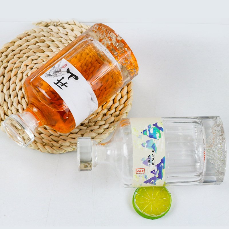 vodka glass wine bottle 30ml 40ml 50ml 100ml Clear Mini Beverage Juice Coffee Wine Whisky Spirit Liquor Glass Bottle with Lids
