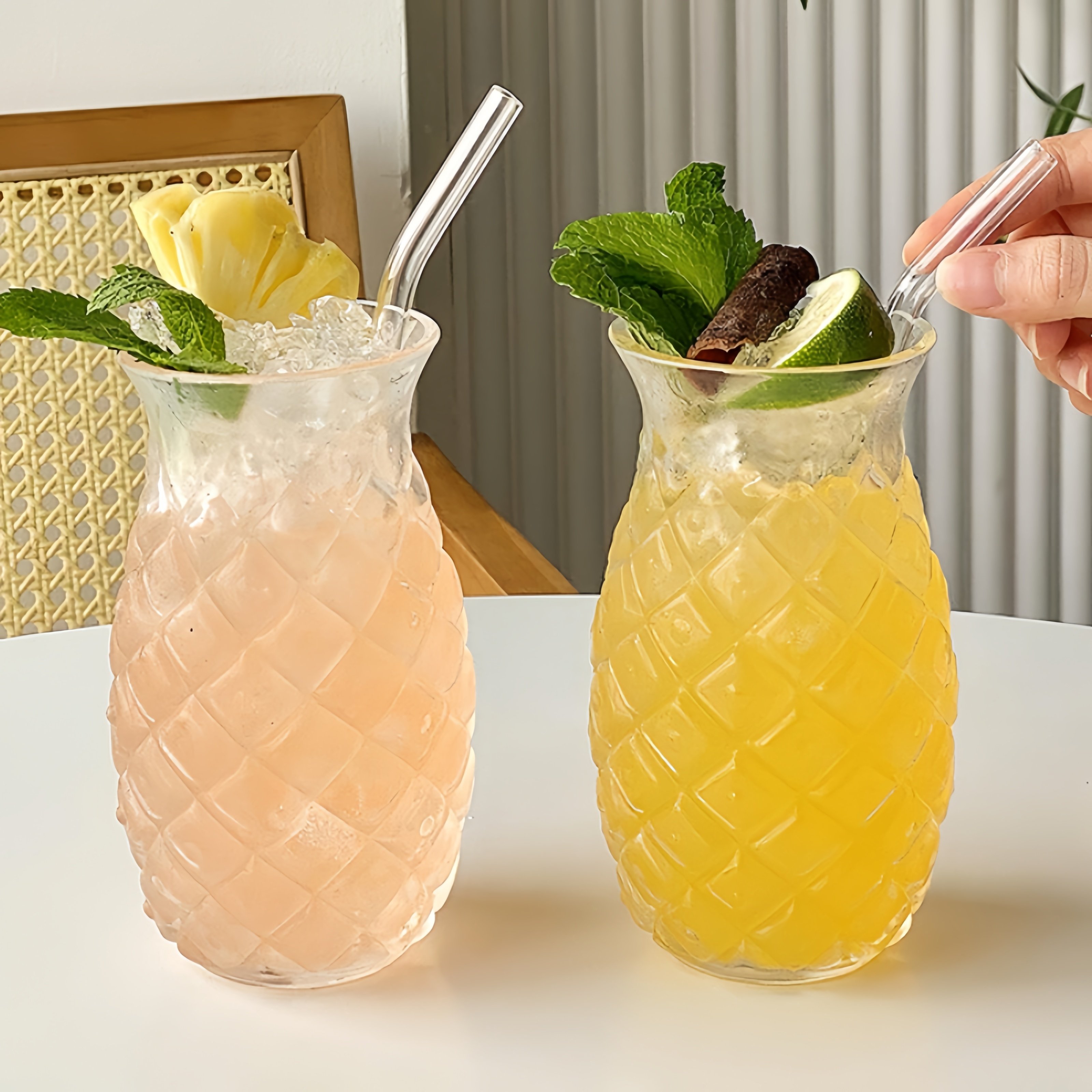 Wholesale 480 ml High Borosilicate Glass Simple Juice Glass Pineapple Shape Glass Drinking Cup With Straw