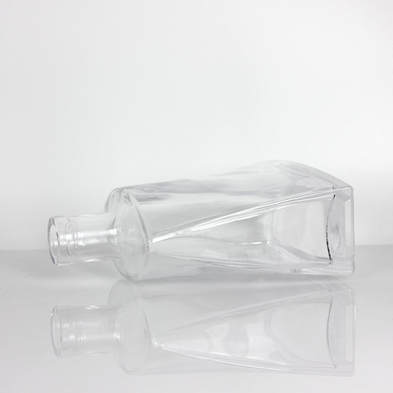 Vodka Gin Whiskey Wine Rum Tequila Glass Bottle 750ml 1L 3L Super Flint Spirit Liquor Bottle with Synthetic Cork