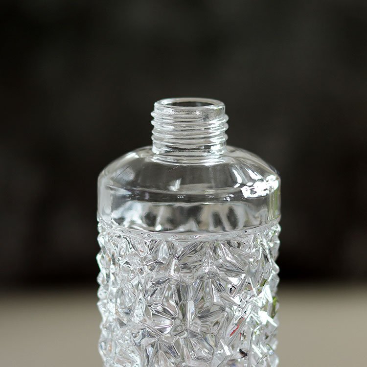 500ml Embossing glass bottle Brandy Bourbon Whiskey Gin Vodka Round glass bottle Liquor Spirit Alcohol Drink glass bottle