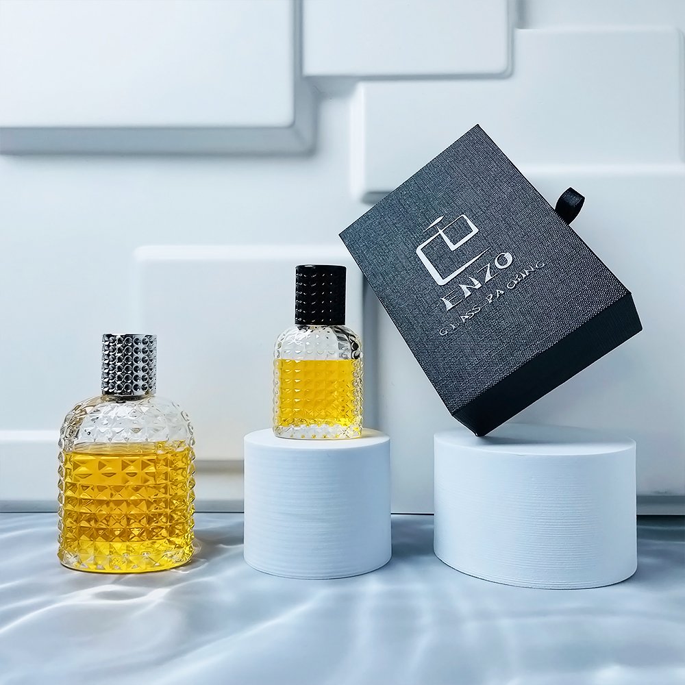 Factory Direct In Stock 30Ml 100Ml New Design Luxury Round Pineapple Shape Refill Empty Spray Glass Perfume Bottle