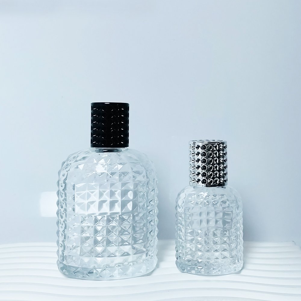 Factory Direct In Stock 30Ml 100Ml New Design Luxury Round Pineapple Shape Refill Empty Spray Glass Perfume Bottle