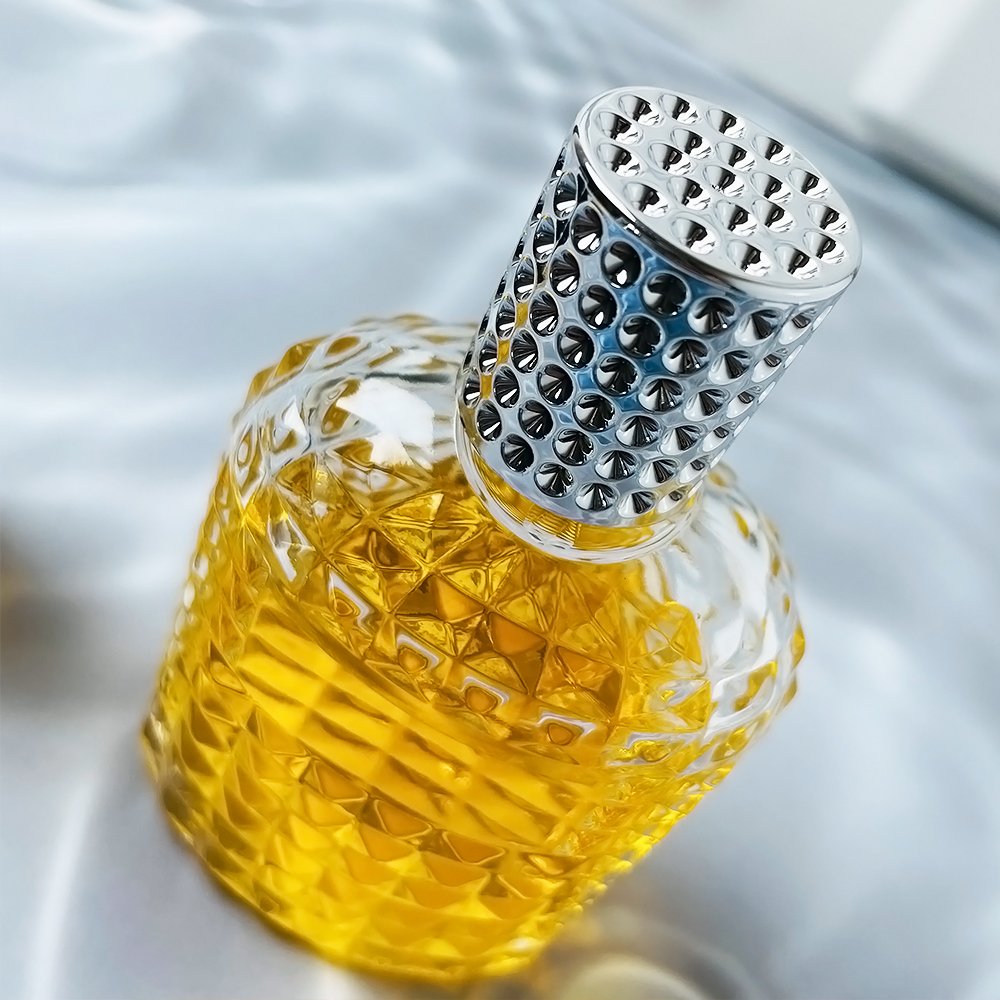 Factory Direct In Stock 30Ml 100Ml New Design Luxury Round Pineapple Shape Refill Empty Spray Glass Perfume Bottle