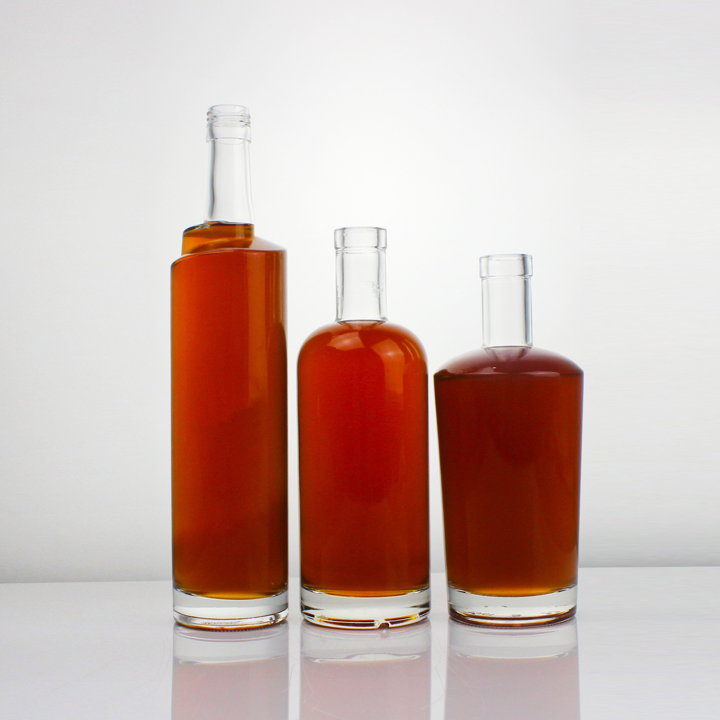 High Quality Professional Factory Directly 750Ml Round Glass Bottle Empty Glass Liquor Beverage Bottle
