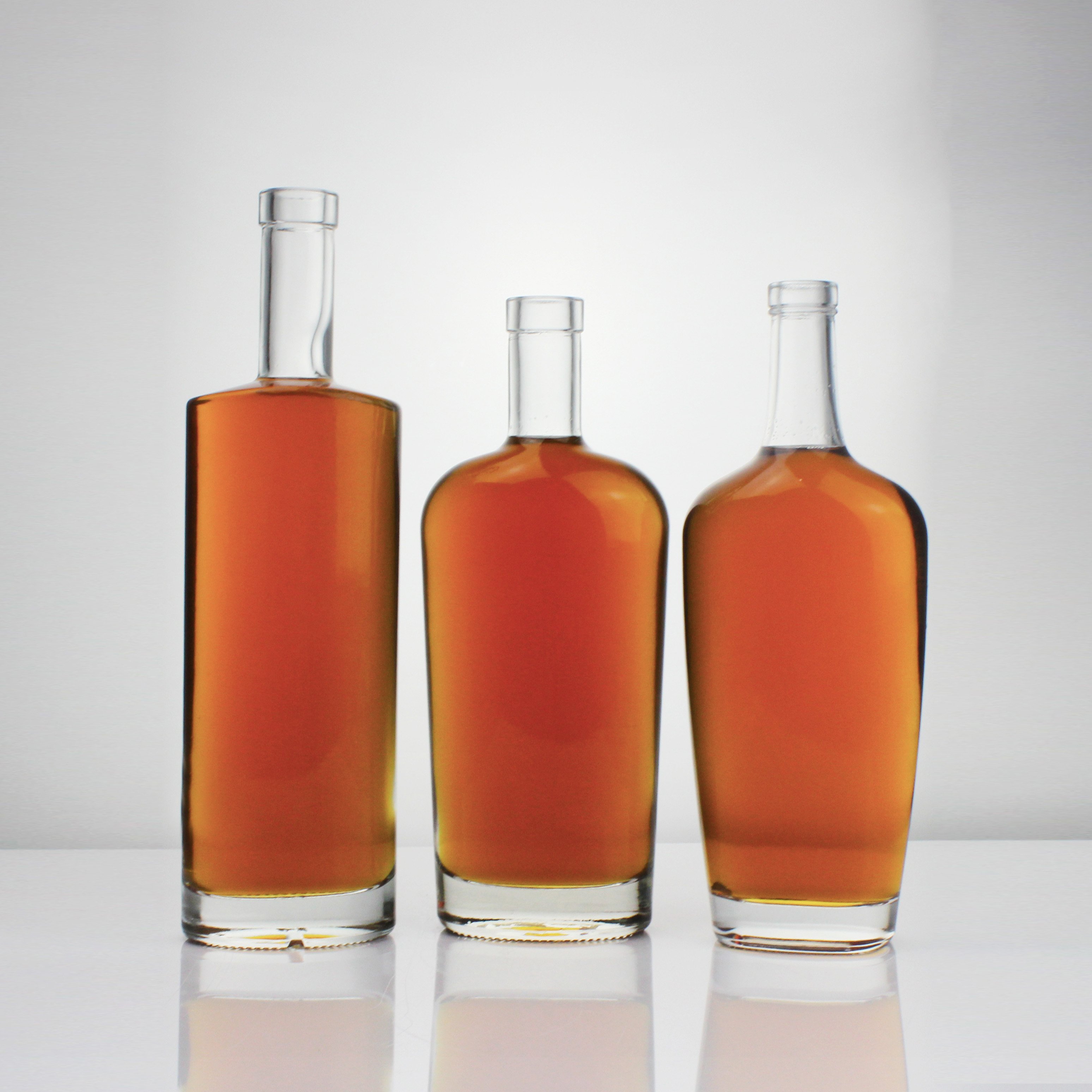 High Quality Professional Factory Directly 750Ml Round Glass Bottle Empty Glass Liquor Beverage Bottle