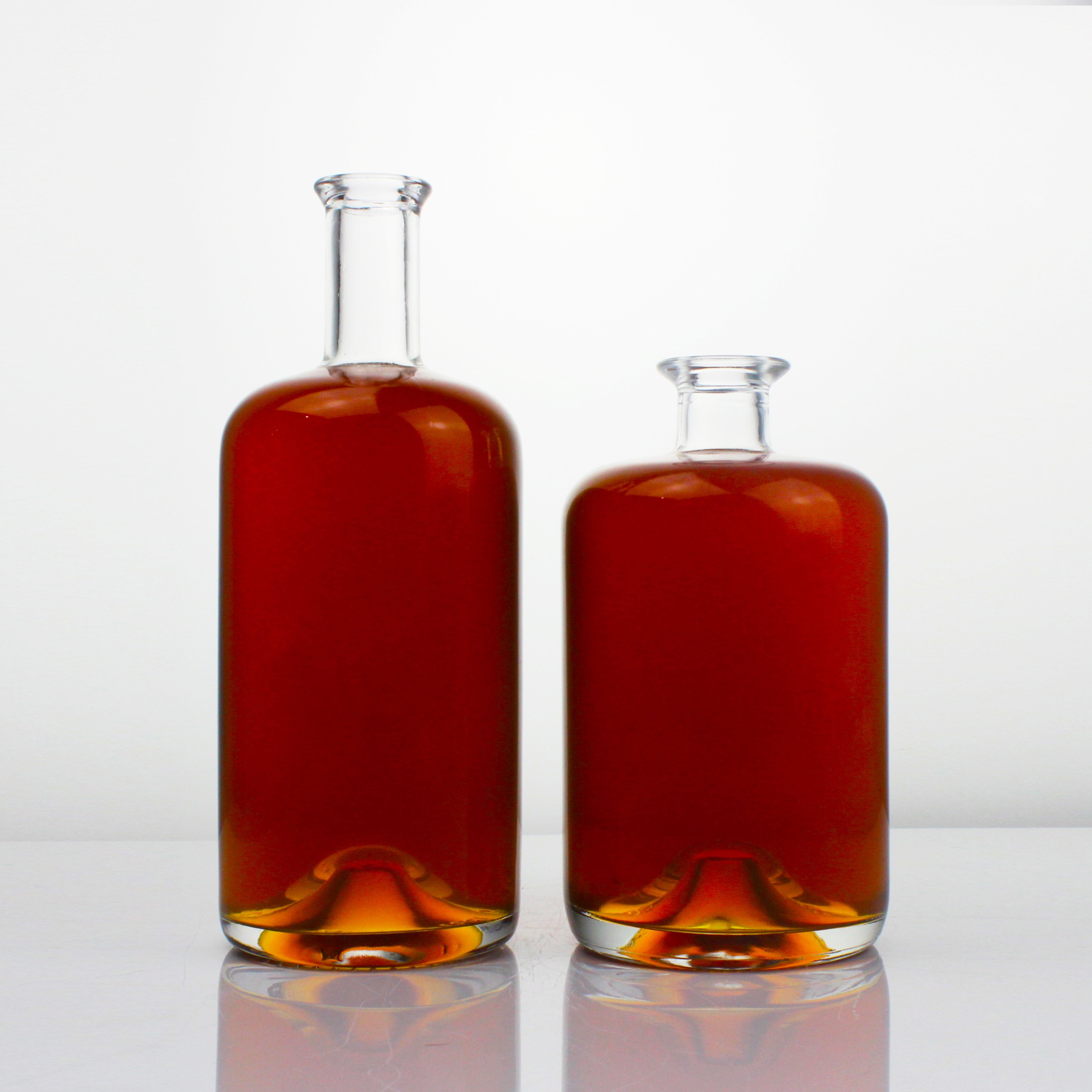 High Quality Professional Factory Directly 750Ml Round Glass Bottle Empty Glass Liquor Beverage Bottle