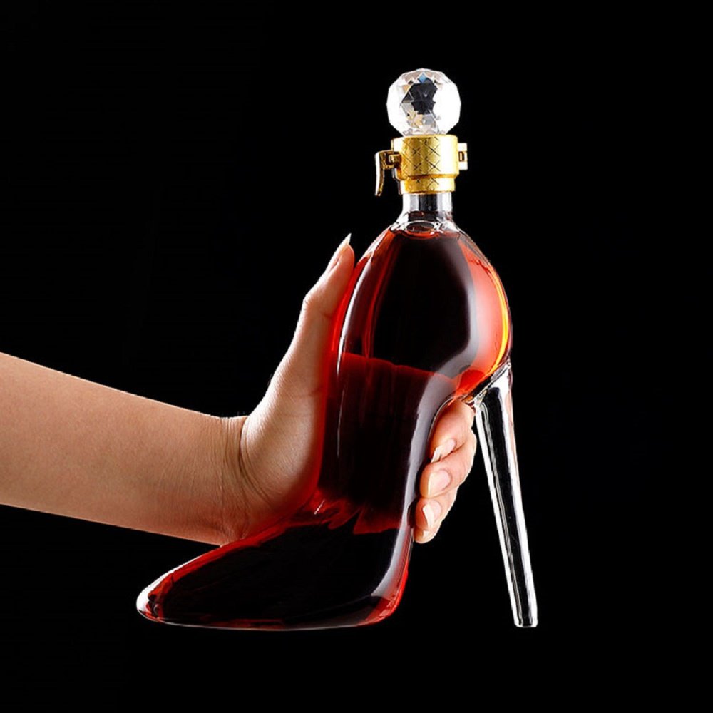 Factory direct new type high borosilicate hydrochloric acid high-heeled wine glass decanter bottle