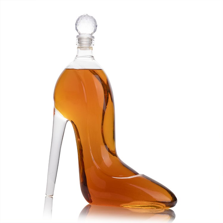 Factory direct new type high borosilicate hydrochloric acid high-heeled wine glass decanter bottle