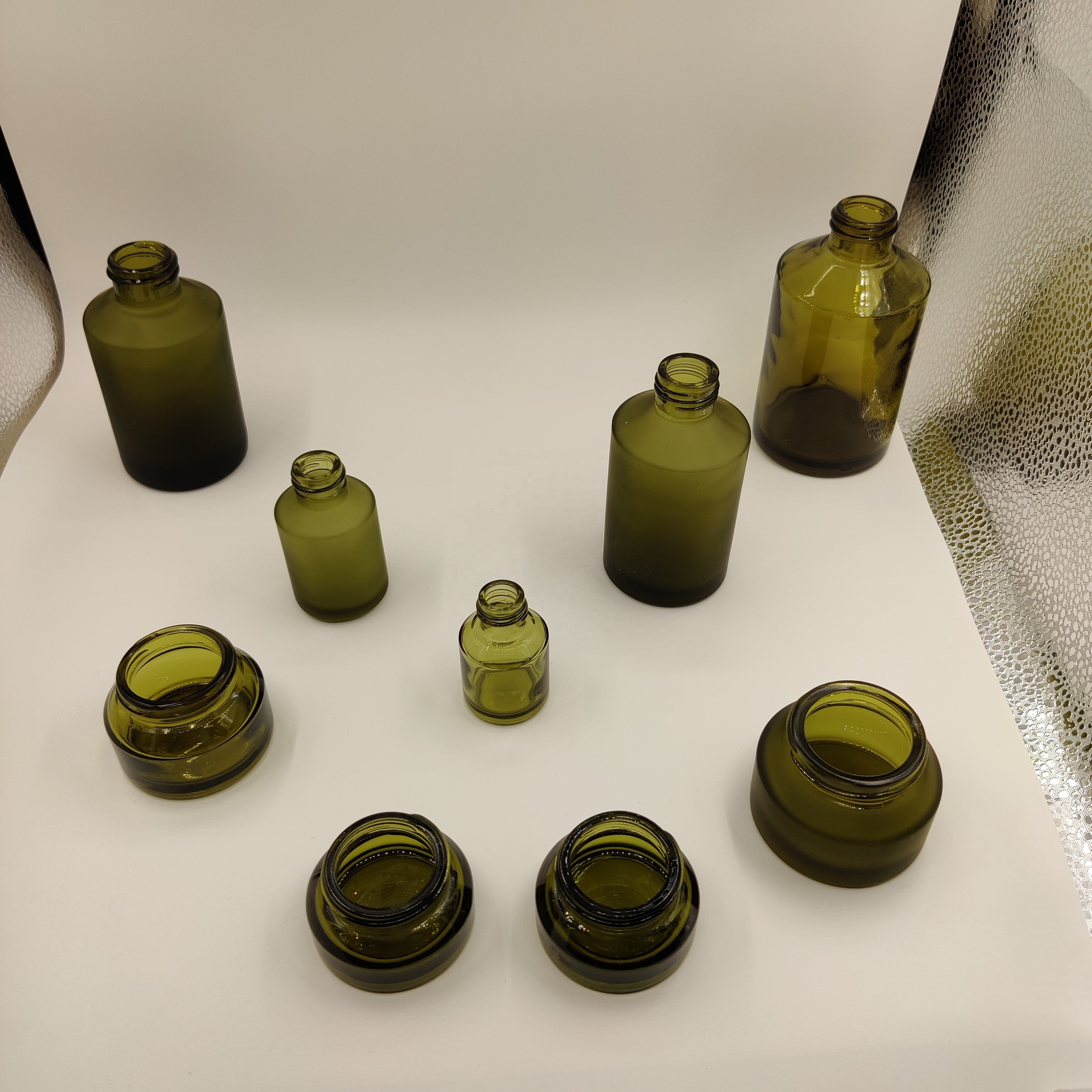 15ml 30ml 60ml 100ml 125ml 200ml Olive Green Frosted Cosmetic Glass Bottle for Serum Essential Oil Lotion Skin Care Face Cream