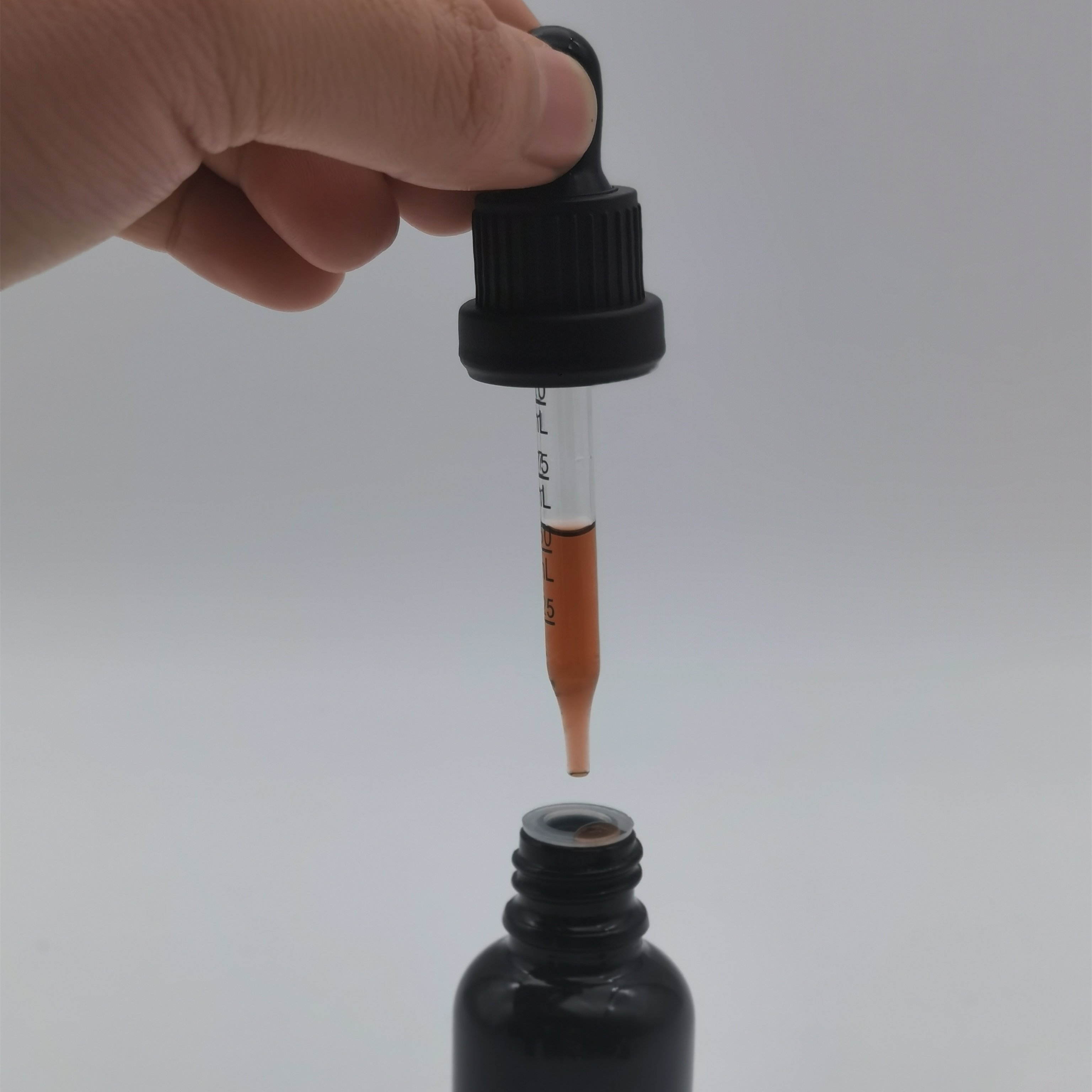 Spot 100ml Black Glass Dropper Empty Bottle Cosmetic White Anti-theft Cap Pipette Essential Oil Packaging Container