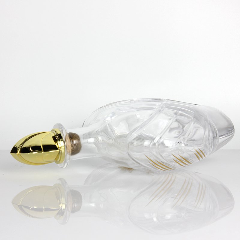 Wholesale 750ml 700ml Vodka Tequila Rum Whisky Liquor Glass Bottle Spirit Bottle With Cork