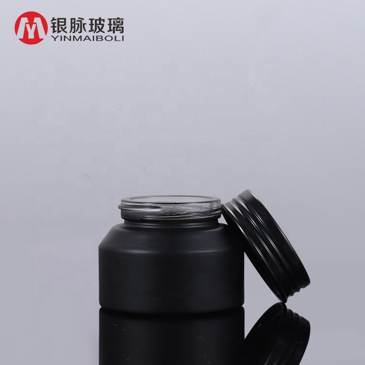 Cosmetic packaging amber glass spray bottles 100ml frosted black glass bottle with black pump