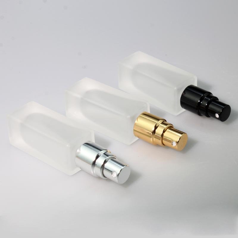 Empty 5ml 10ml 15ml 20ml square frosted glass perfume mist spray bottles with golden silver sprayers