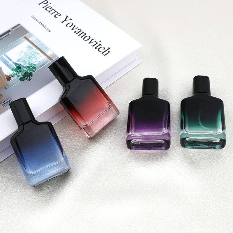 Wholesale luxury 30ml custom color square glass perfume bottle with black cap spray bottle with box packaging