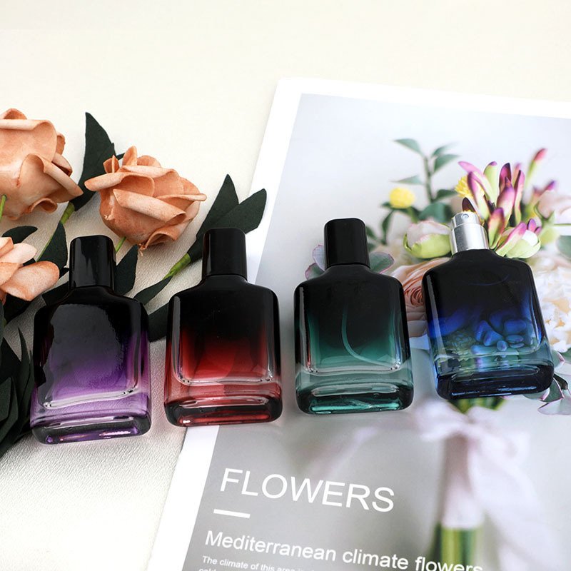 Wholesale luxury 30ml custom color square glass perfume bottle with black cap spray bottle with box packaging