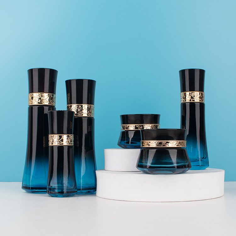 Wholesale 30g50g40ml100ml120ml cosmetics bottle luxury skin care product package face cream glass bottle set with lids glass jar