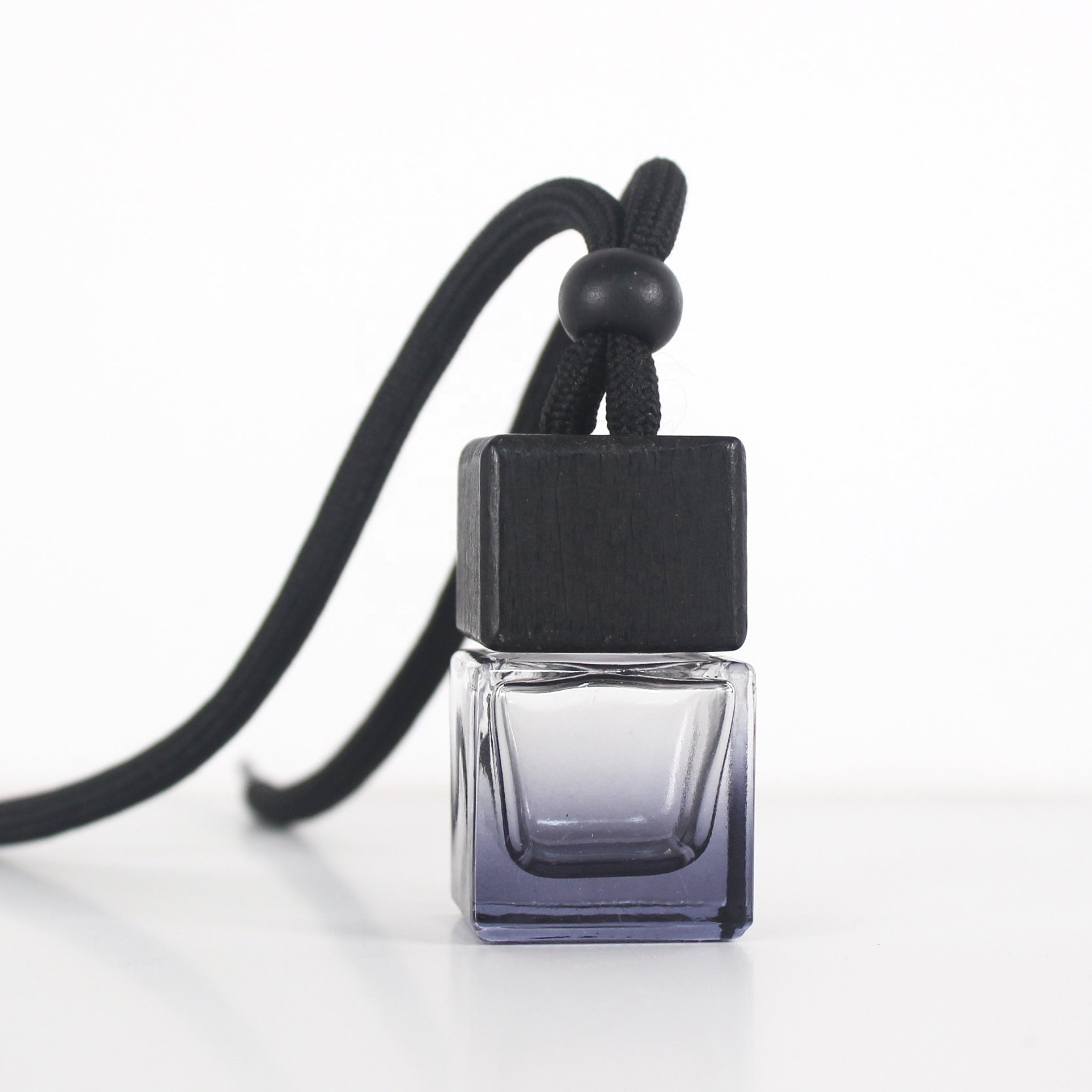 8ML Hot Sale Square Fragrance Glass Bottle Air Freshener Outlet Perfume Hanging Pendant Black Wooden Cap Car Diffuser Bottle